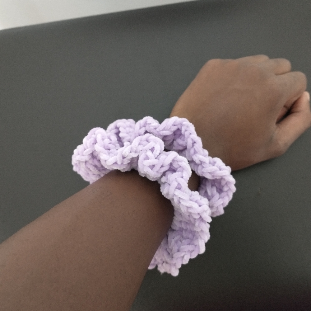 SOLD - Set of 2 Velvet Lilac Crochet Scrunchies - Picture 5 of 5